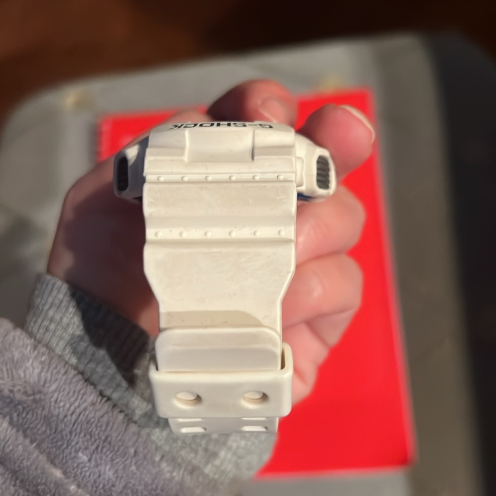 G-Shock Watch - Picture 5 of 6